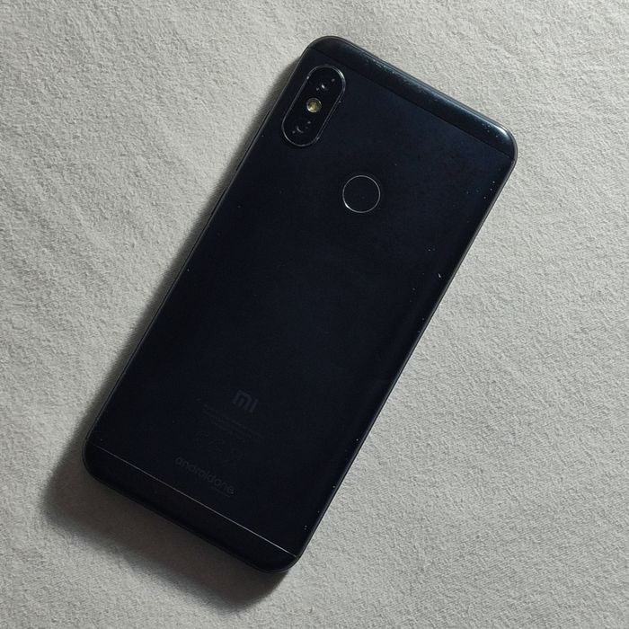 Срочно, Xiaomi Mi A2 Lite, ремонтопригоден