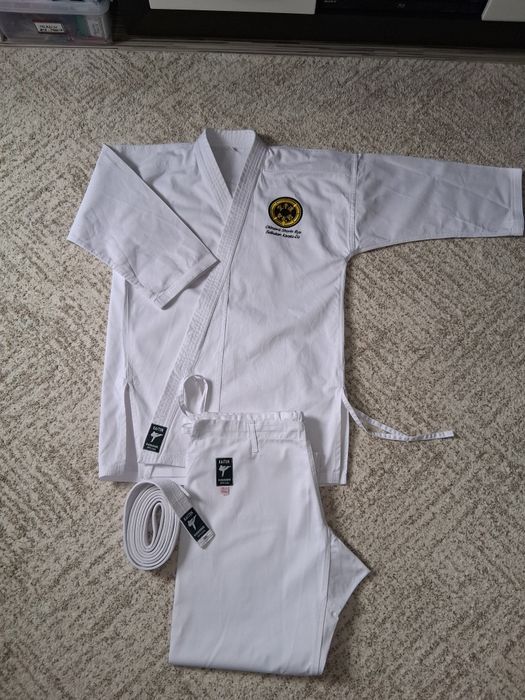 Vand costum Karate