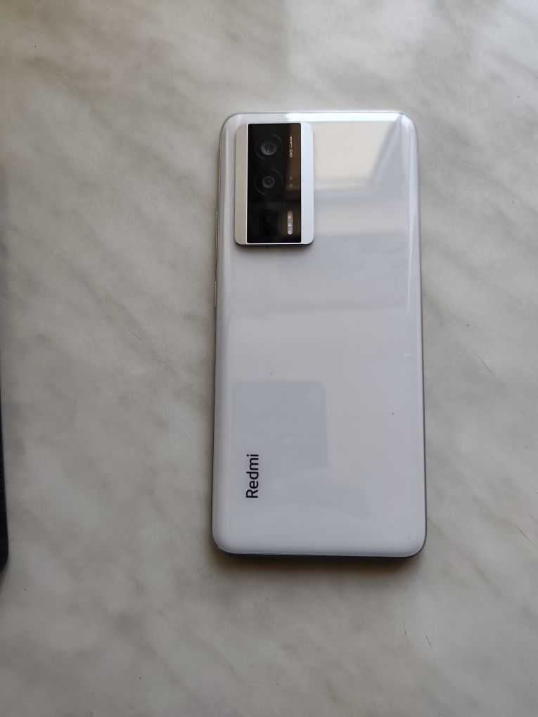 Poco f5 pro 5g  с оригинално зарядно