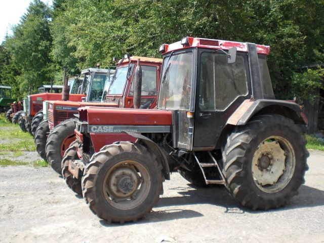 Dezmembrez Tractor Claas Arion 650
