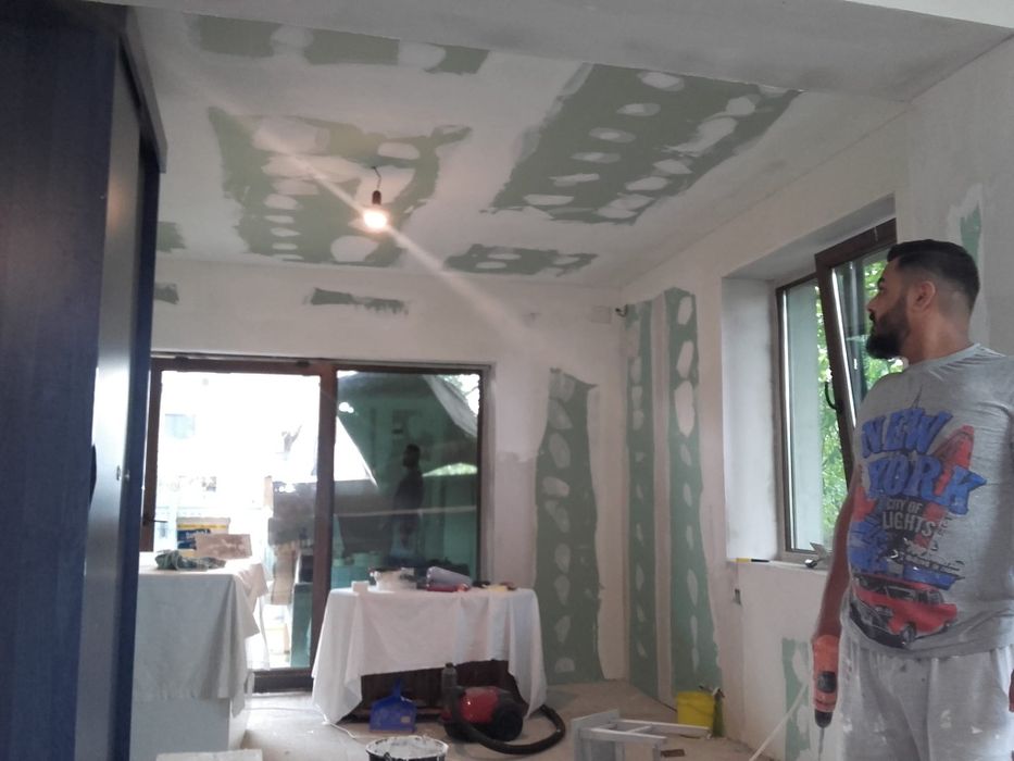 Meseriasi   renovari interioare  complete