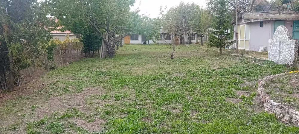 Продавм Урегулиран поземлен имот в м-ст Ален Мак с площ 1134 кв.м.
