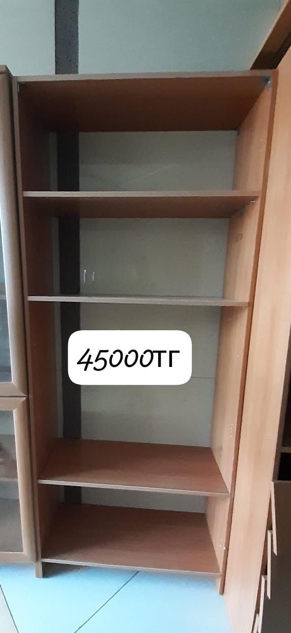 Продам шкафы, витрины, офисную мебель