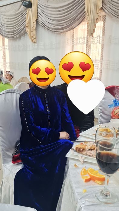 Бархатное платье синнее