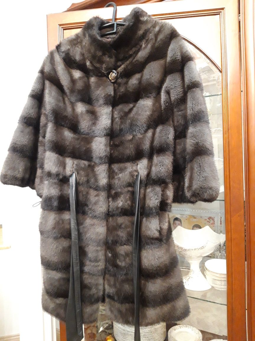 Продам норковую шубу