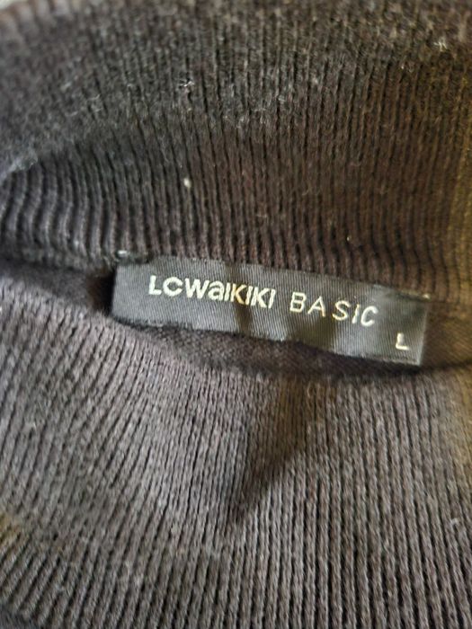 Черна блуза с висока яка LC Waikiki, L