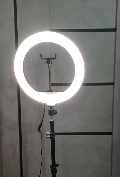 продам кольцевую лампу