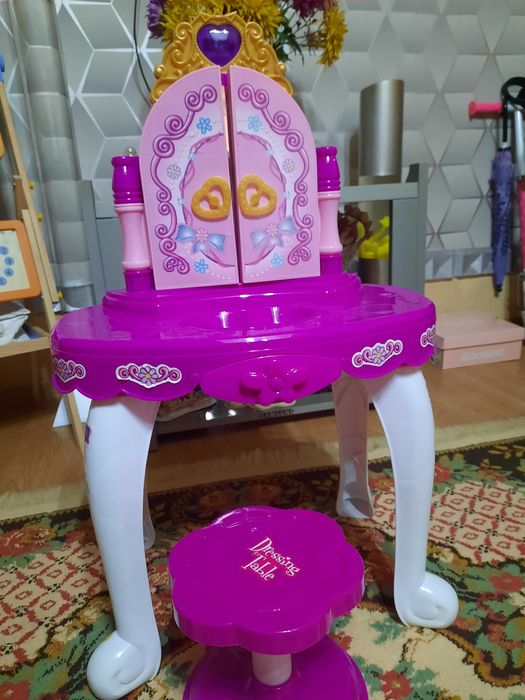 Măsuță de machiaj