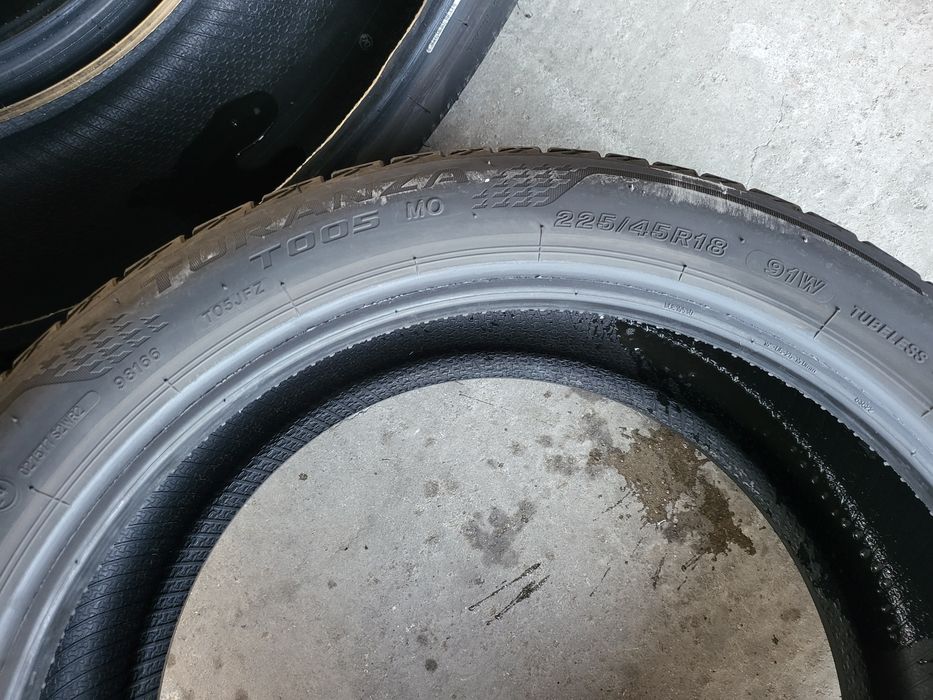 255/40/18//225/45/18 BRIDGESTONE