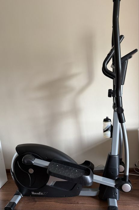 Эллиптический тренажёр HouseFit