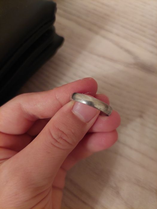 Продам серебряное кольцо размер 18