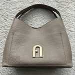 Vand geanta FURLA noua