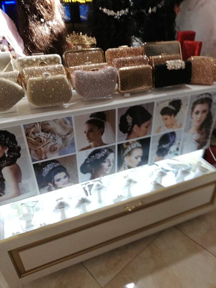 Луксозна витрина за магазин