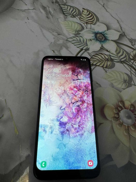 Продаю смартфон Samsung A40