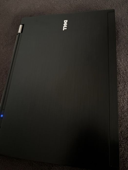 Vând laptop Dell în stare destul de buna!