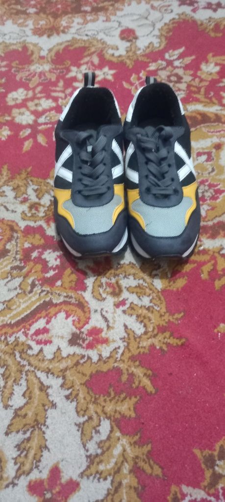 Adidași pentru damă,numărul 38 piele originală
