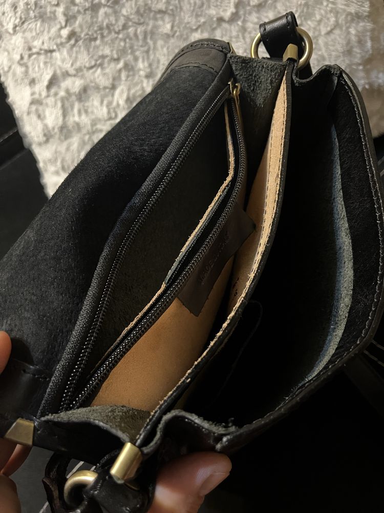 Чантичка от естествена кожа GenuineLeather