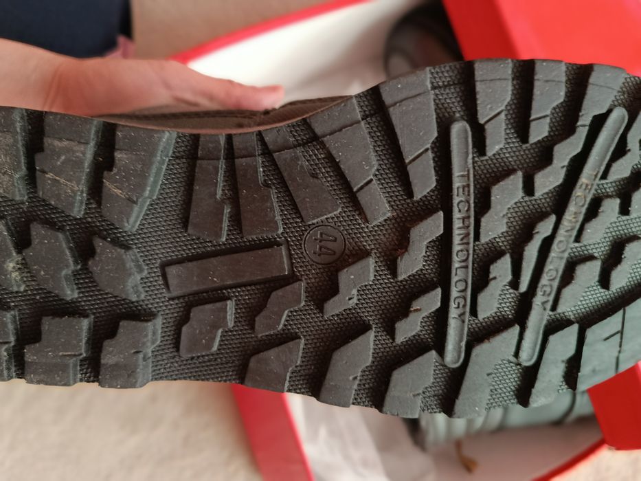 Сапоги мужские новые.