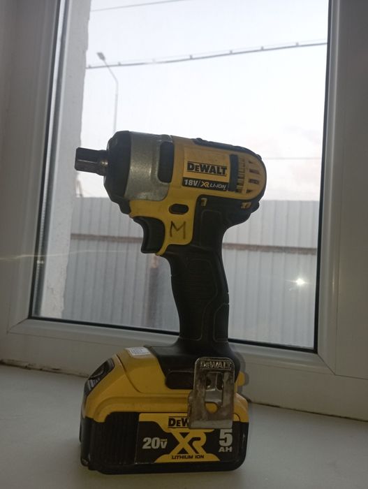 Dewalt аккумуляторный гайковёрт