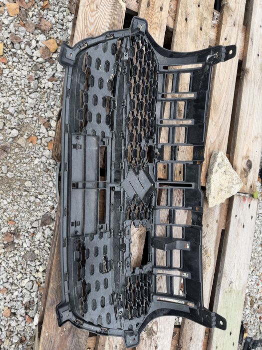 Решетка Suzuki Swift