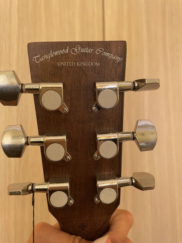 Нова Акустична китара Tanglewood