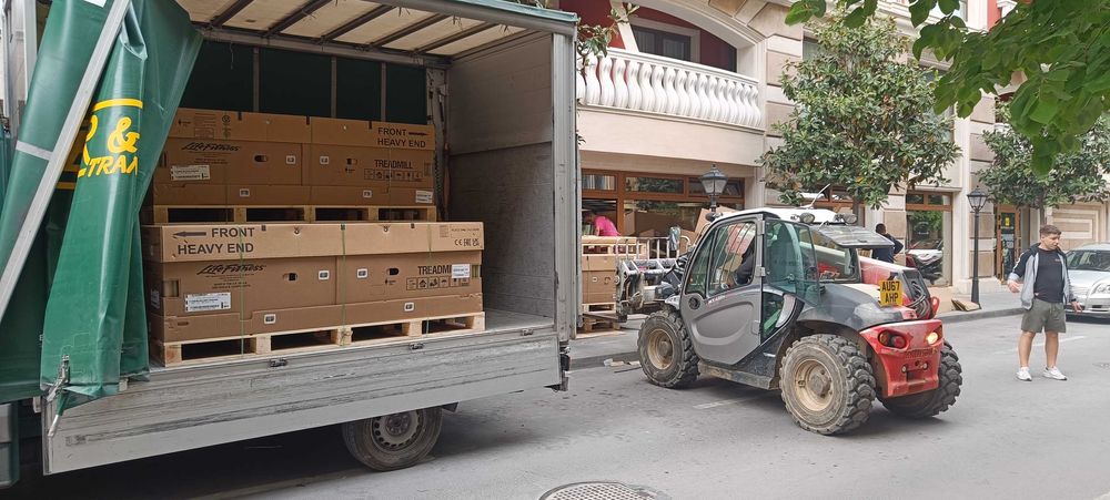 Транспортни услуги Варна. Хамалски и транспортни услуги.