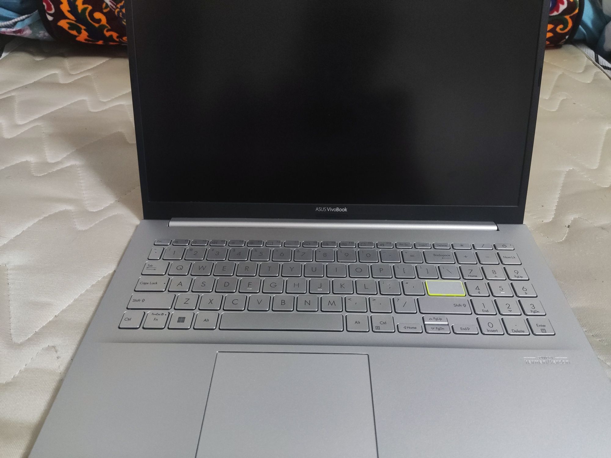Noutbuk Asus vivobook
