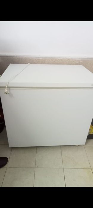 Продается морозилник бирюса 200л работает
