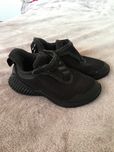 Маратонки Adidas 30 номер + подарък пантофи