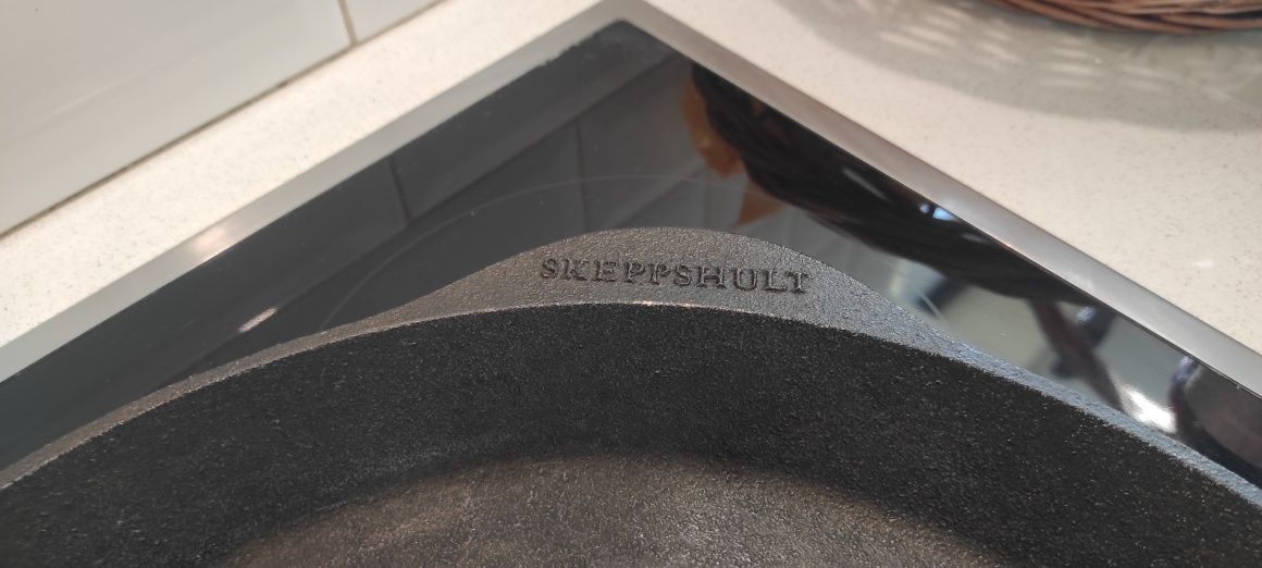 Чугунен тиган Skeppshult 38cm
