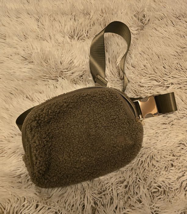 Borsetă/Gentuță cu buzunare. Kyodan Belt Bag din fleece