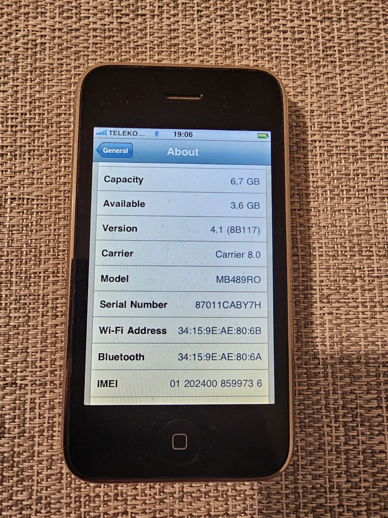 Iphone 3, 8Gb, negru, perfect functional