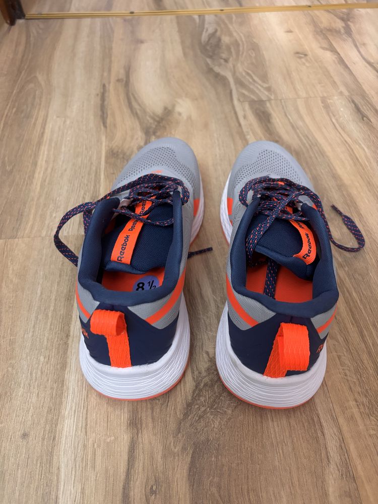 Маратонки REEBOK  номер 41 НОВИ