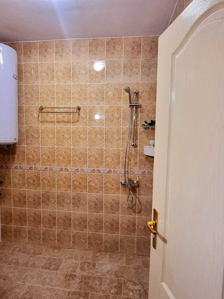 Дава се под наем Двустаен апартамент в Пловдив, Кършияка - 60 кв.м за 420 € - Снимка #6