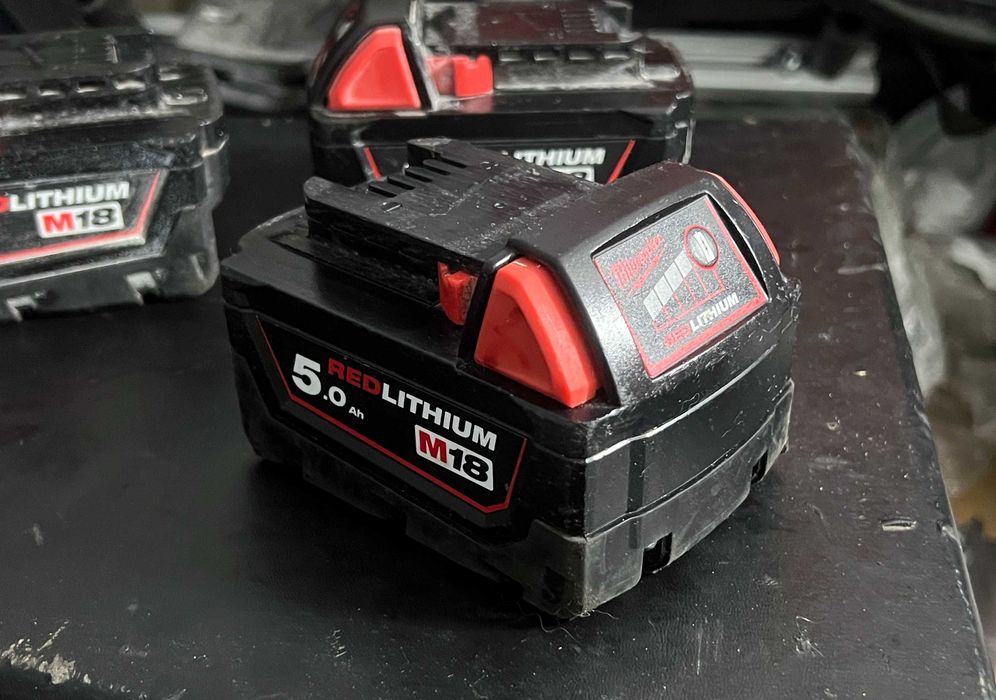 Acumulator Milwaukee M18 B5 18V 5.0Ah Li-Ion – Stare foarte bună