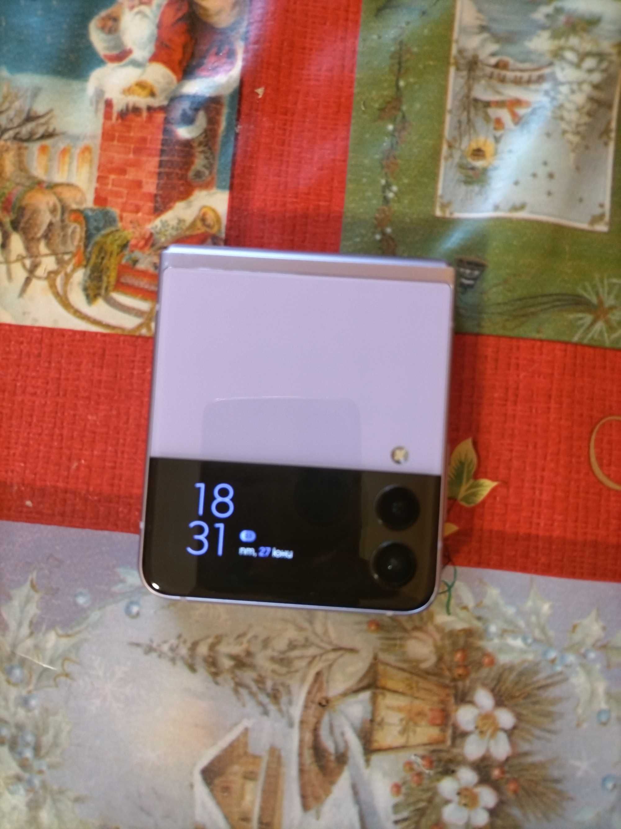 Продавам samsung Galaxy Z Flip3 5G