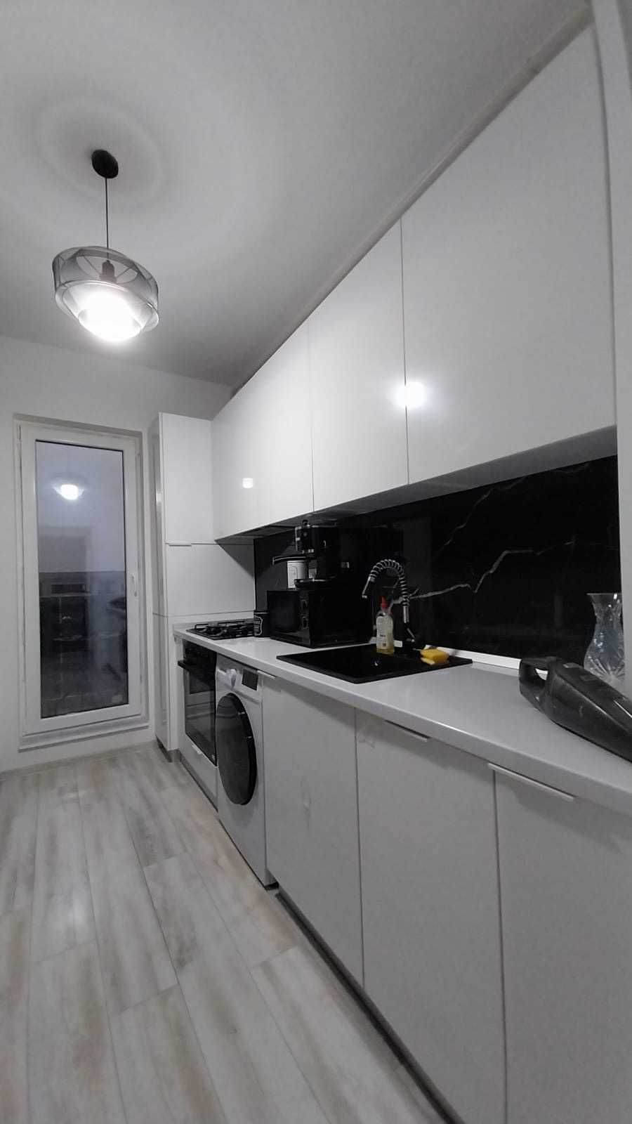 2 camere bloc nou Central Politehnica Metrou Grozavesti Orhidea, Regie