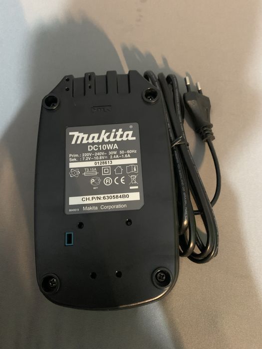 De vânzare încărcător Makita DC 10WA