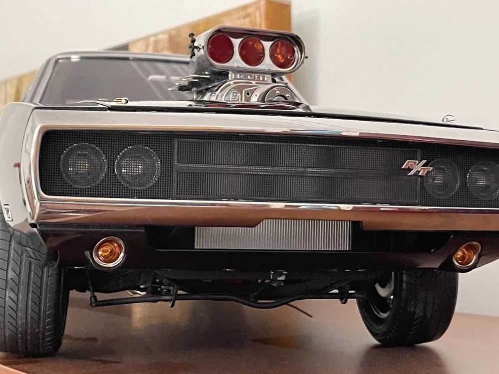 Dodge Charger R/T 1:8 - Списание за сглобяване Бързи и Яростни брой 1