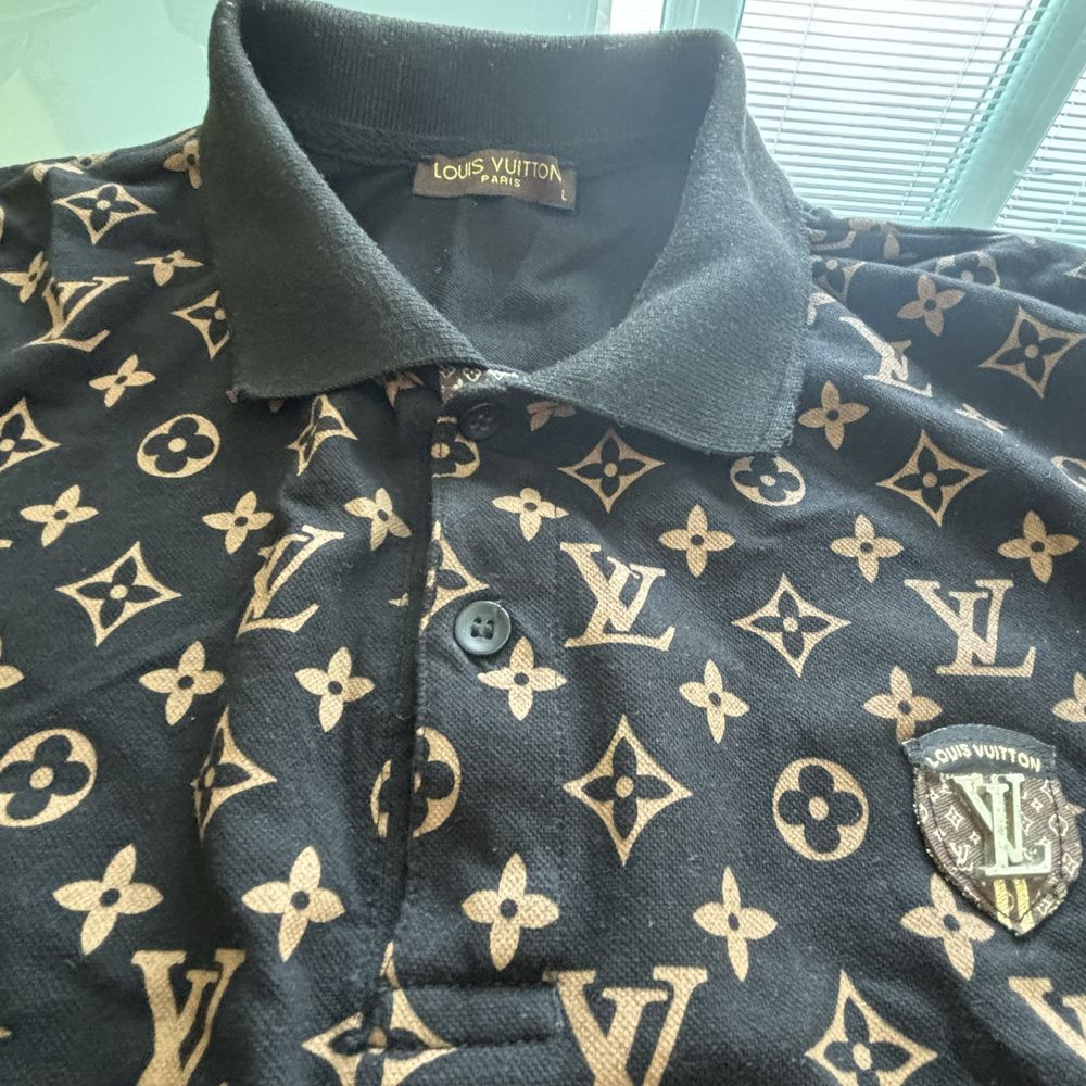 Панталон Calvin Klein, Тениски Louis Vuitton, Polo, Burberry