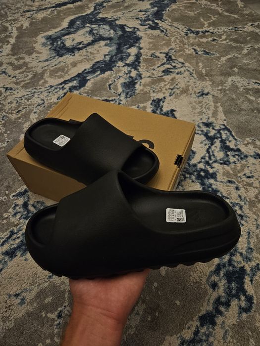 yeezy slides negri