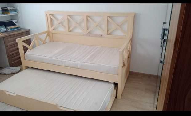 Детская кровать бежевая