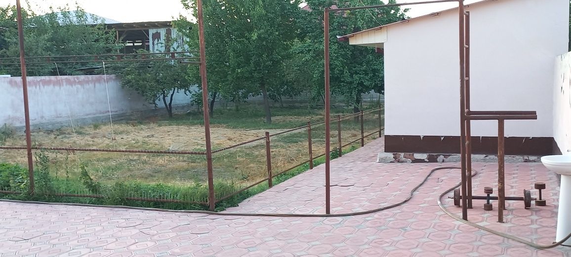 Тошкент шахар, Бектемир туманида 10 сотик ховли  сотилади. Нархи 20000