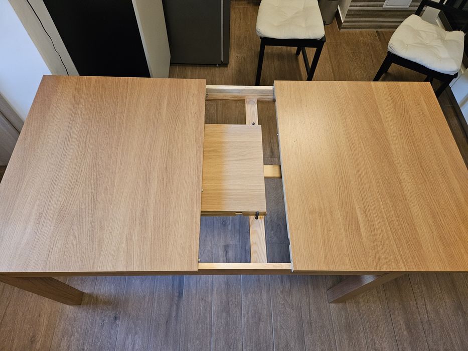 Masa bucatarie  Ikea 140/220 x 84 cu 4 scaune si 2 seturi perne