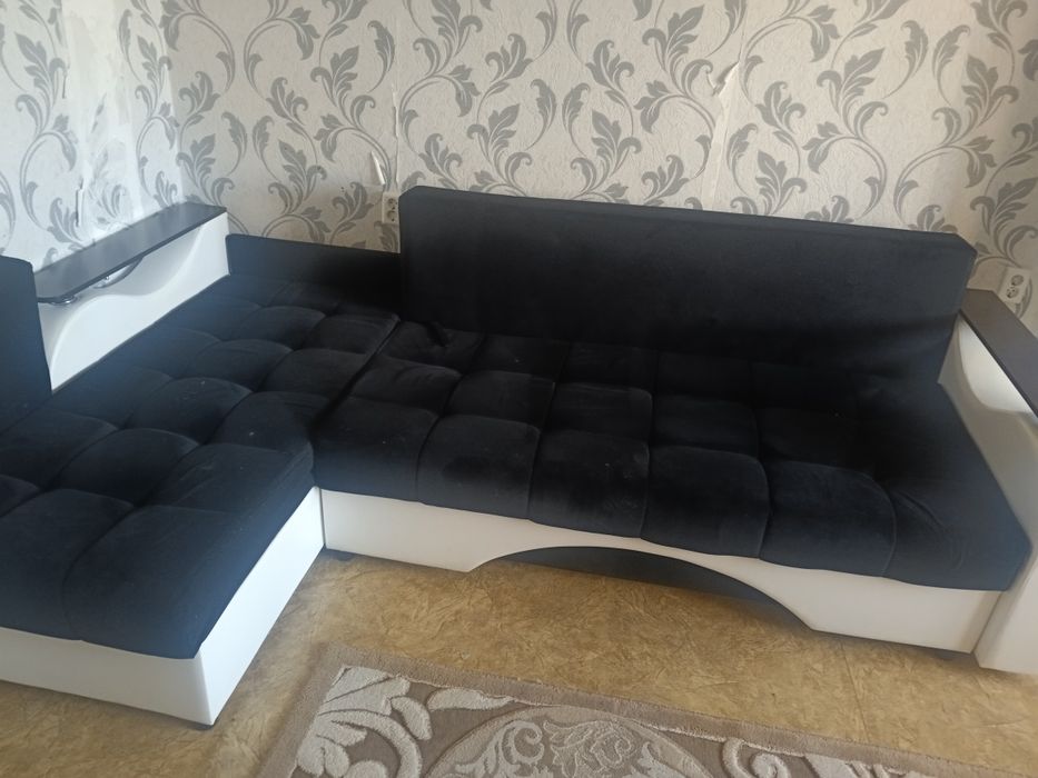 Продается диван в хорошем состоянии