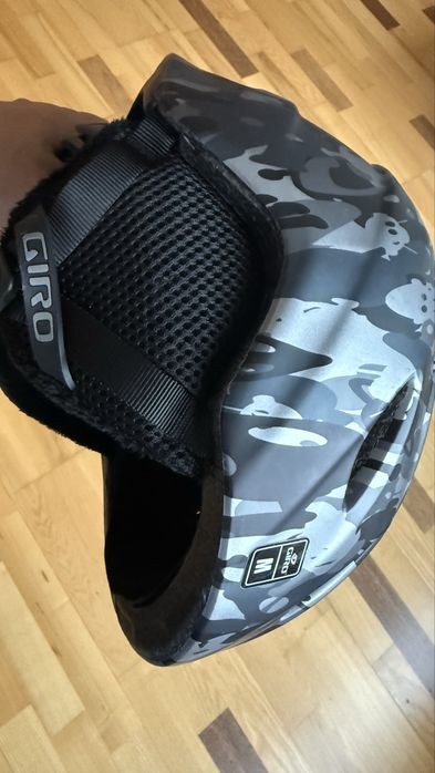 Продавам каска за ски GIRO