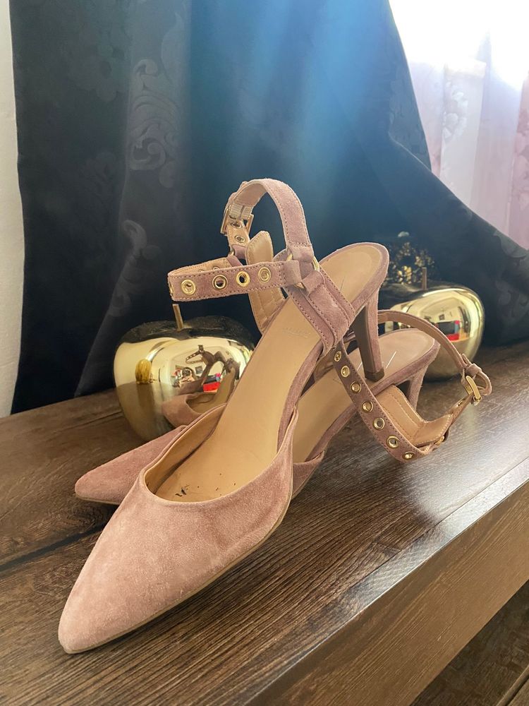 Pantofi roz pudra