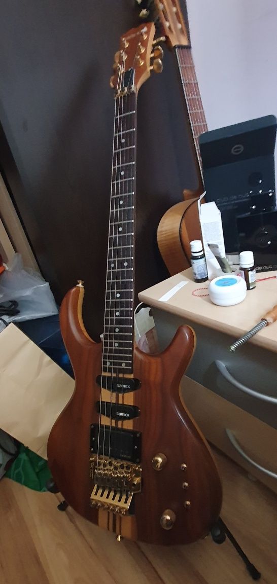 Samikc electric  guitar