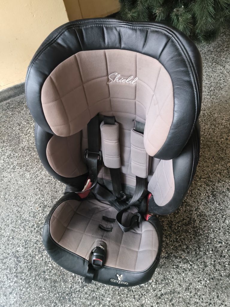 Cangaroo Детско столче за кола (9-36 кг) Shield Isofix