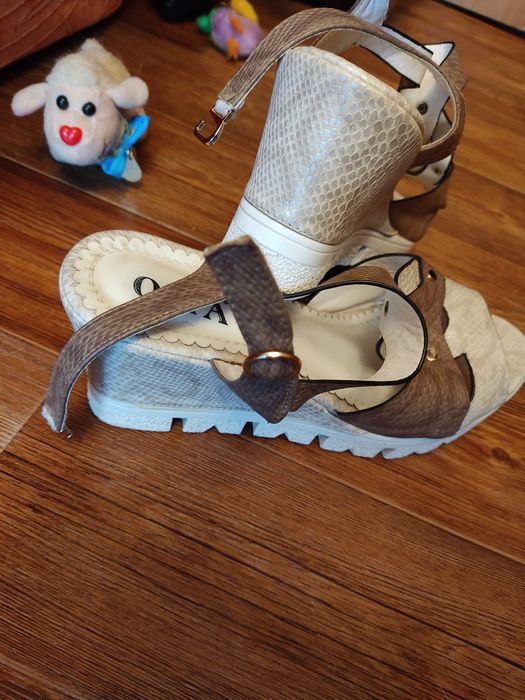 Летние босоножки